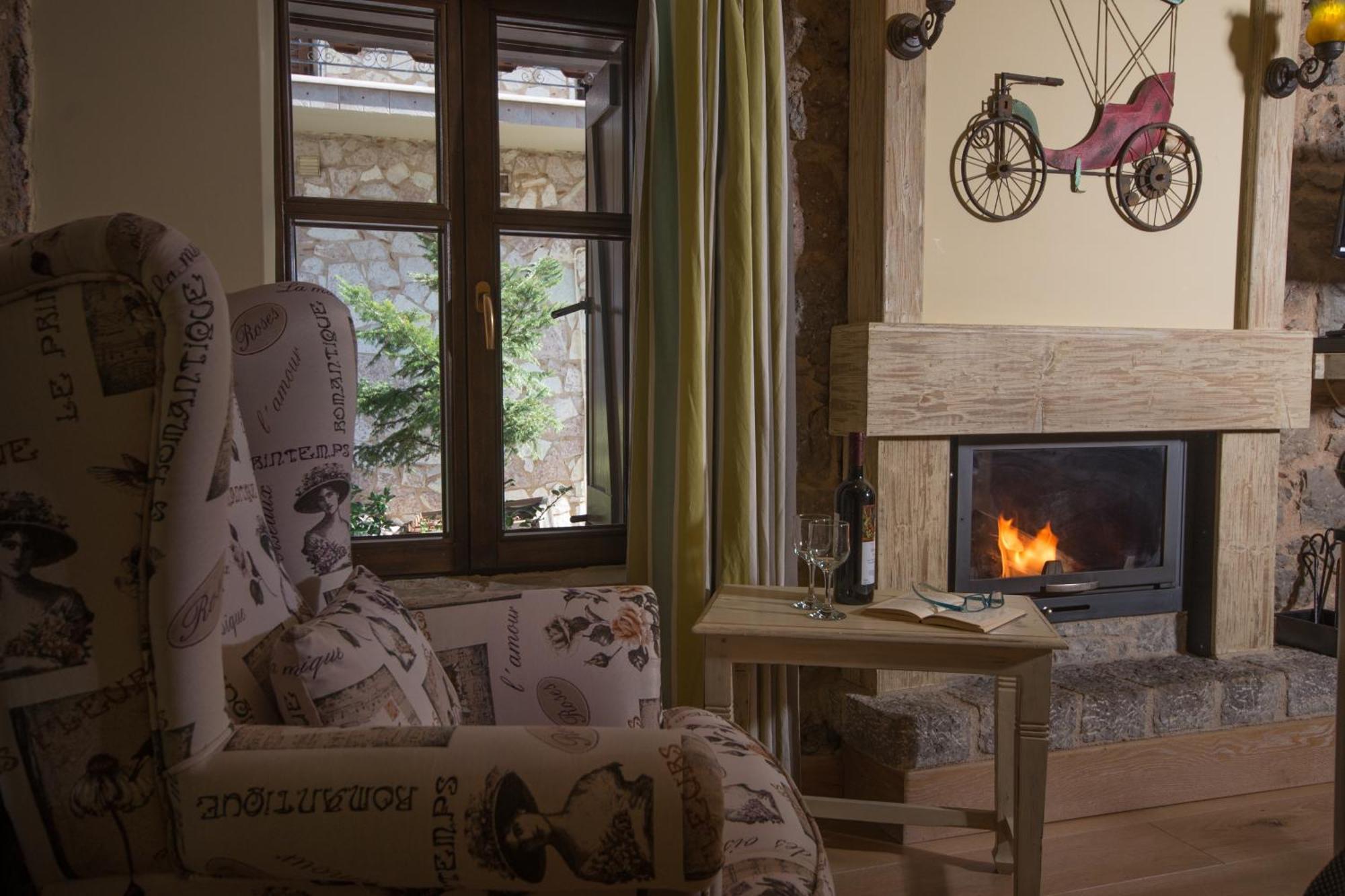 אראחובה Alexandros Guesthouse מראה חיצוני תמונה