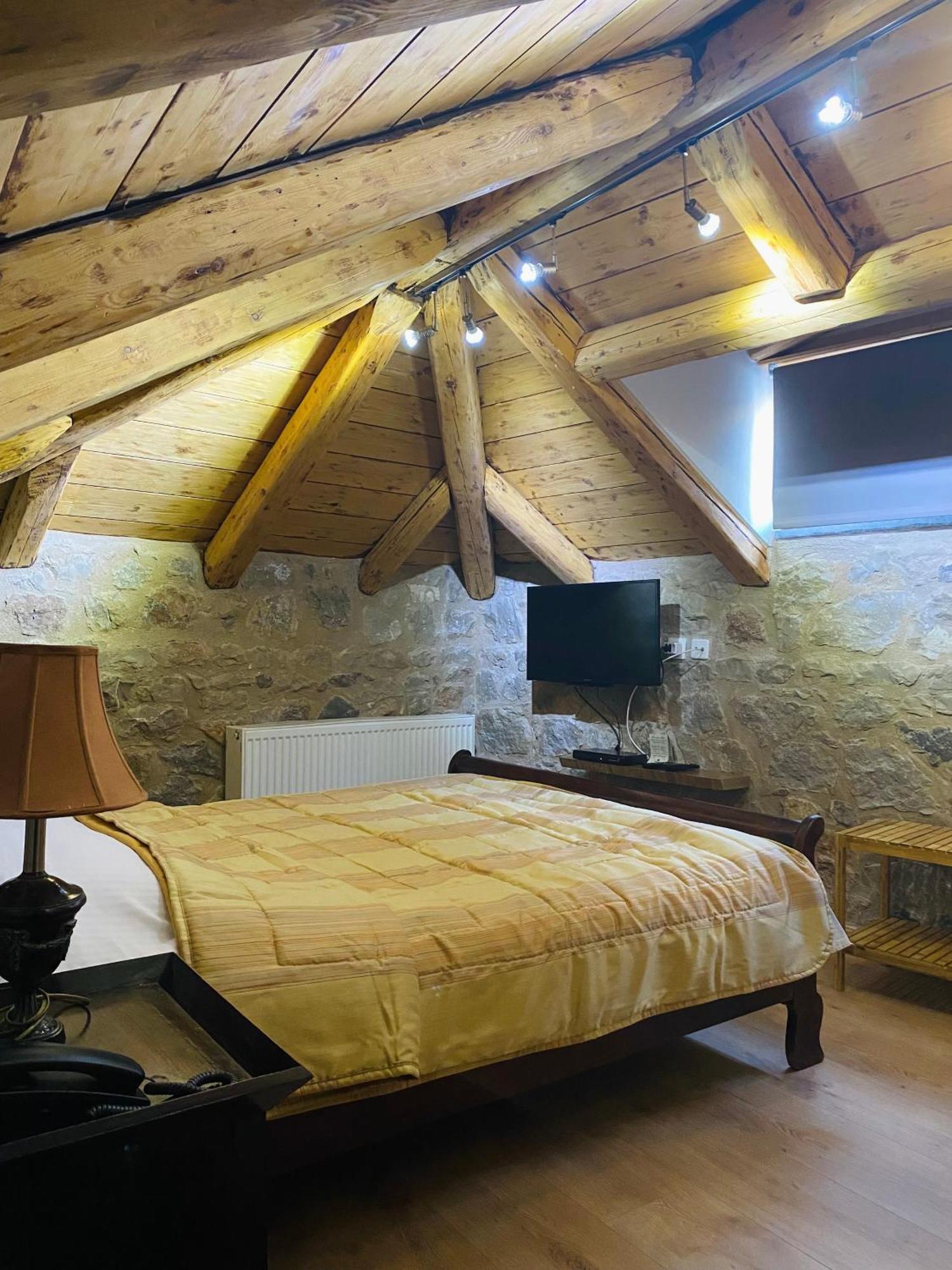 אראחובה Alexandros Guesthouse מראה חיצוני תמונה