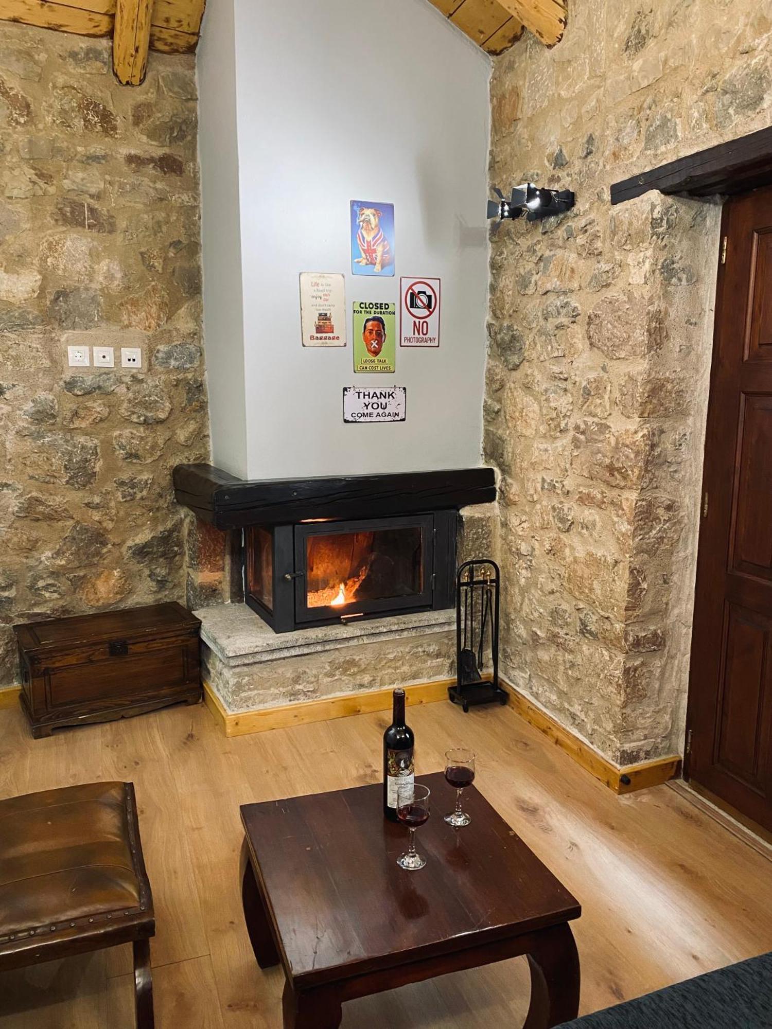 אראחובה Alexandros Guesthouse מראה חיצוני תמונה