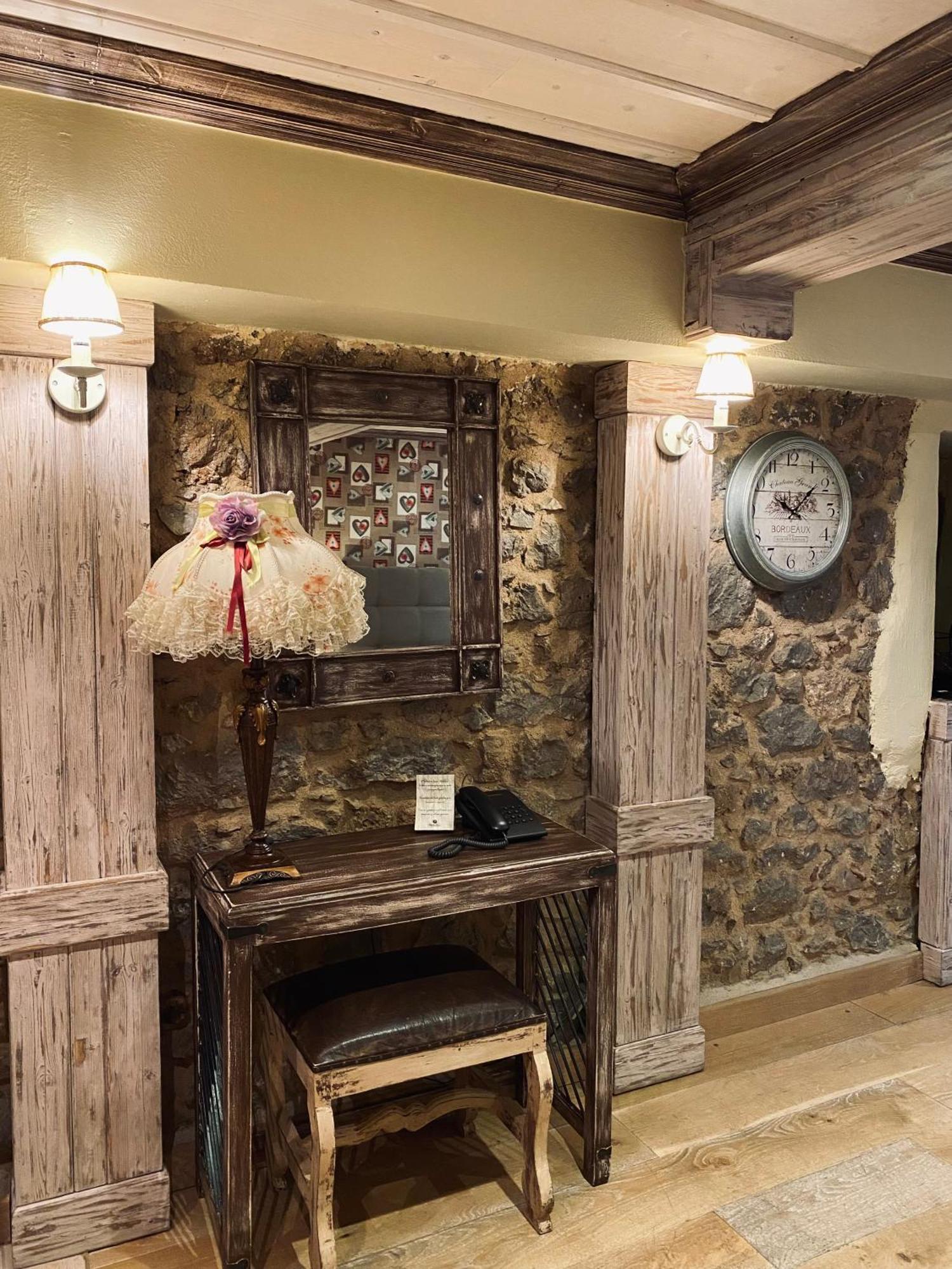 אראחובה Alexandros Guesthouse מראה חיצוני תמונה