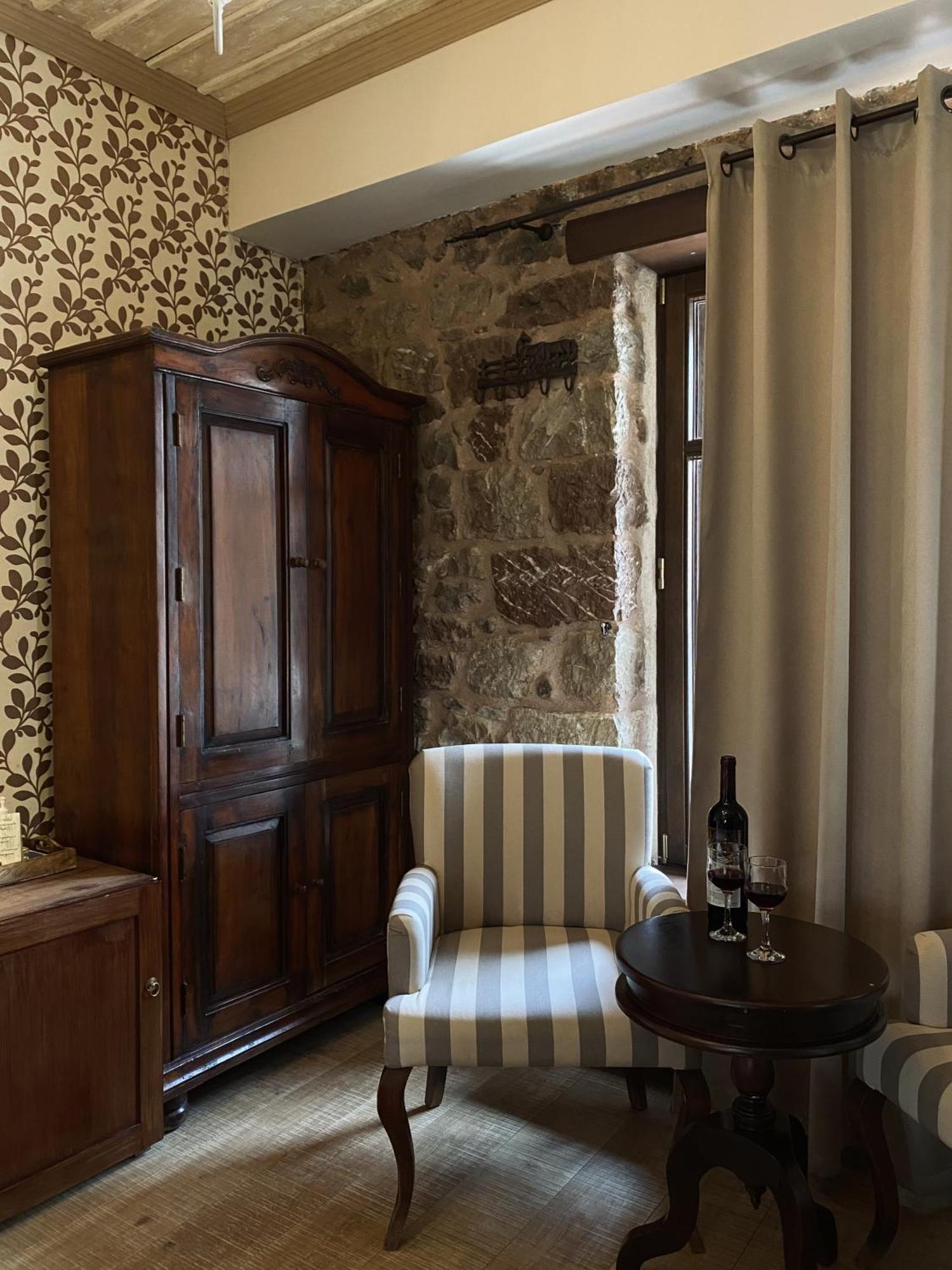 אראחובה Alexandros Guesthouse מראה חיצוני תמונה